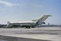 Photo: United Airlines, Boeing 727-100, N7015U